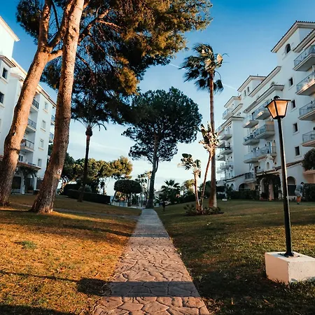 First Sea Line Puerto Banus 2 Bedrooms In A Private Residential Complex *