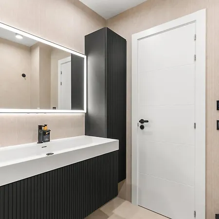 Апартаменты First Sea Line Puerto Banus 2 Bedrooms In A Private Residential Complex
