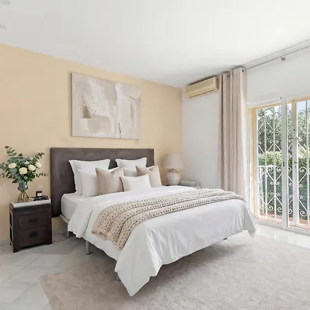 First Sea Line Puerto Banus 2 Bedrooms In A Private Residential Complex *