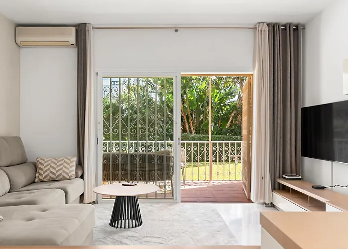 아파트 First Sea Line Puerto Banus 2 Bedrooms In A Private Residential Complex *