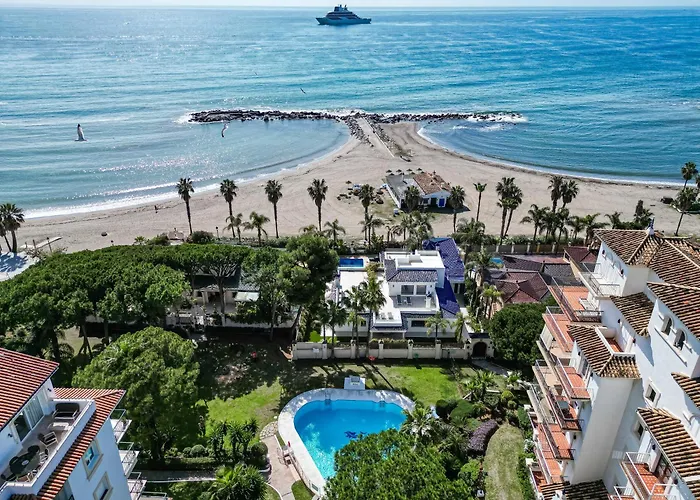 아파트 First Sea Line Puerto Banus 2 Bedrooms In A Private Residential Complex *