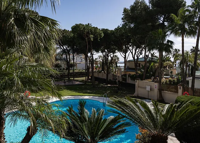 아파트 First Sea Line Puerto Banus 2 Bedrooms In A Private Residential Complex *